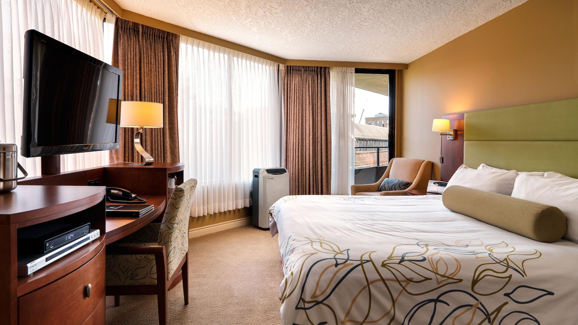 Regent Waterfront & 3*