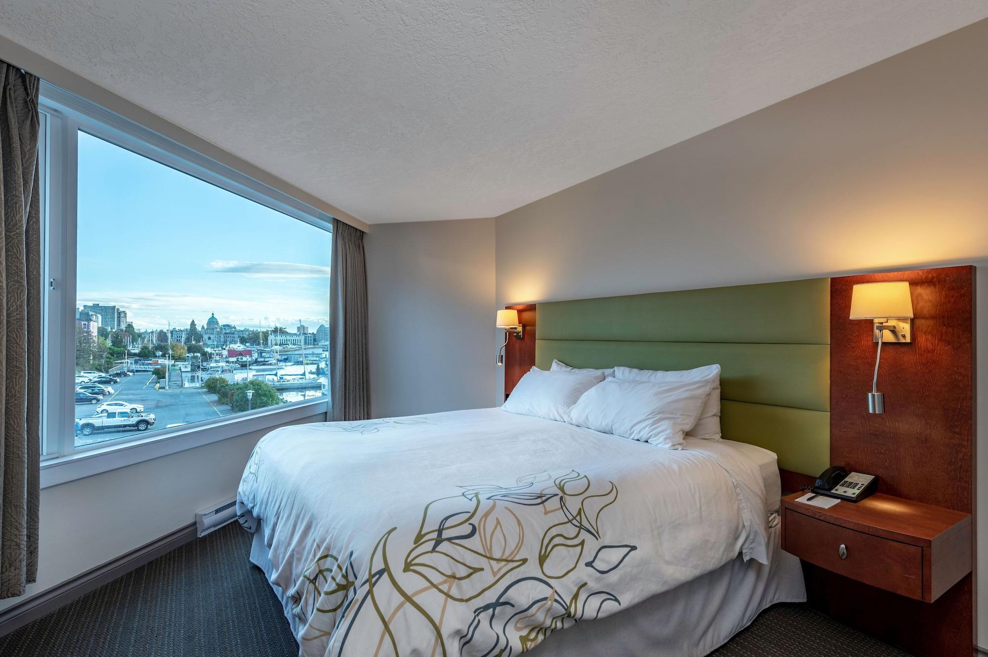 Regent Waterfront & 3* Victoria